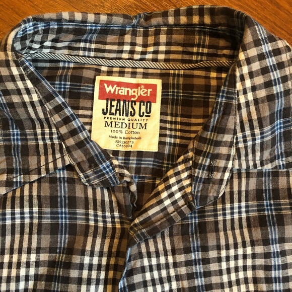 Wrangler Jeans Co. L.S Button Up. Medium. - Picture 2 of 7